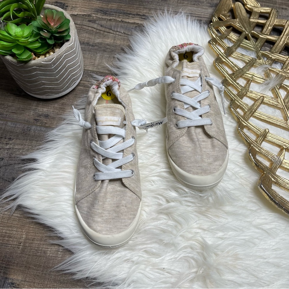 Tommy Bahama Lace No Tie Embroidered Sneakers
